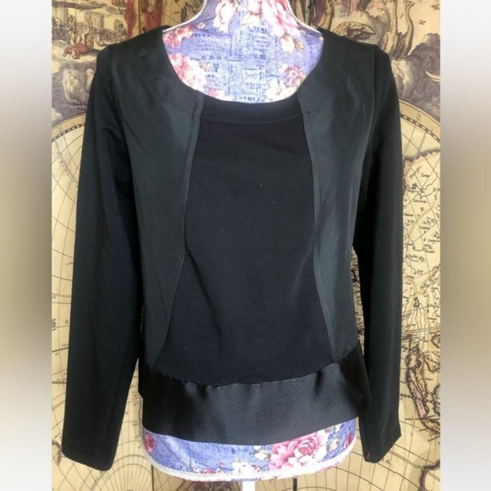 Luukaa black long sleeve ribbon hem top